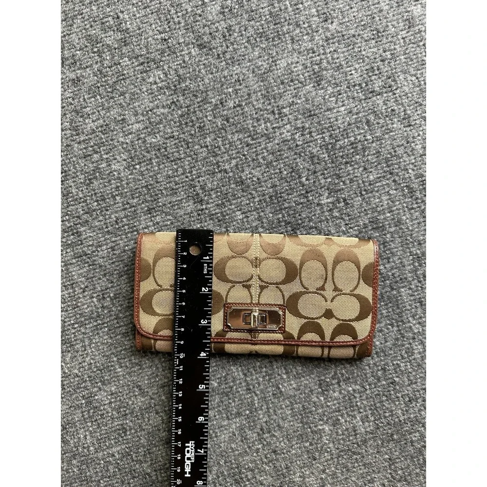 Womens Wallet Coach Signature Jacquard Turnlock Brown, Size One Size